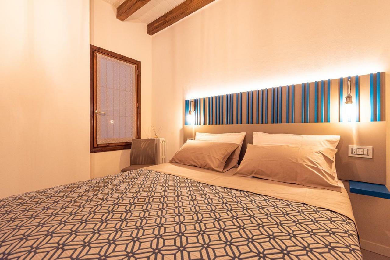 Dreamy Apartment Tre Corone Old Town Desenzano del Garda Eksteriør billede